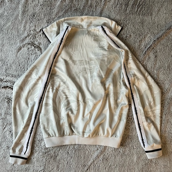 Nike Sportswear Cream Floral Warmup Jacket - Picture 2 of 3